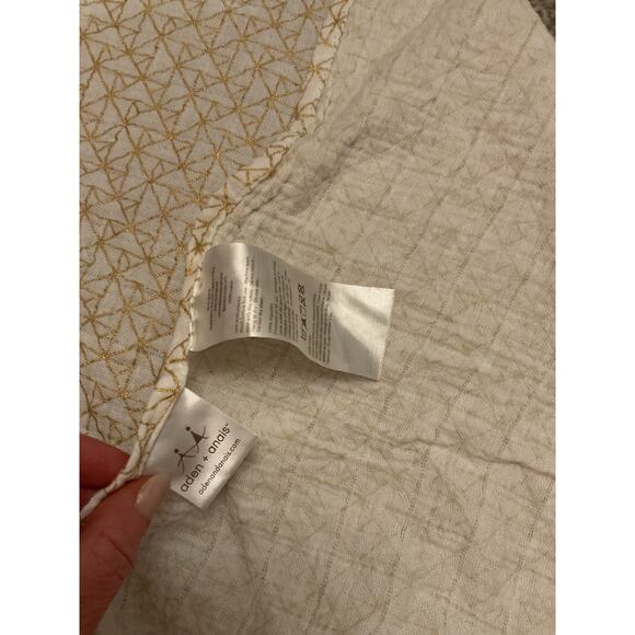 Aden+Anais Bundle(2) Geometric Metallic Muslin Swaddle+6in1 Knit Multi-Use Cover - Picture 10 of 10